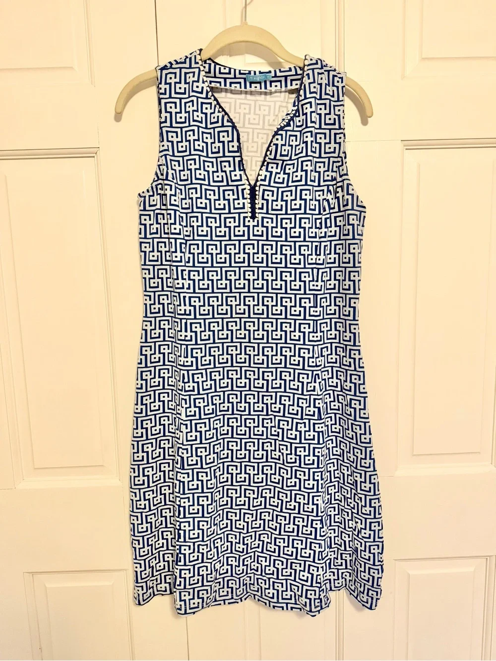 J. McLaughlin Blue White Geometric Sleeveless Shift Dress Size M V-Neck